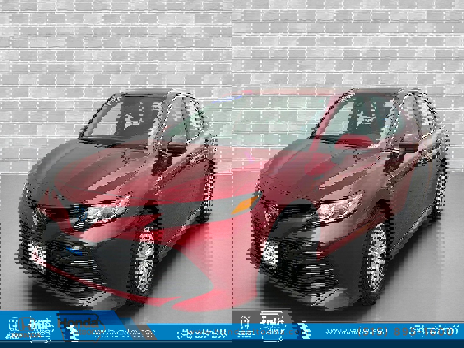 Used 2019 Toyota Camry LE FWD image 1