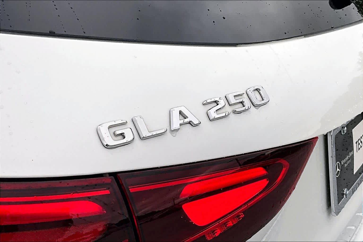 Used 2025 Mercedes-Benz GLA 250 4MATIC image 31