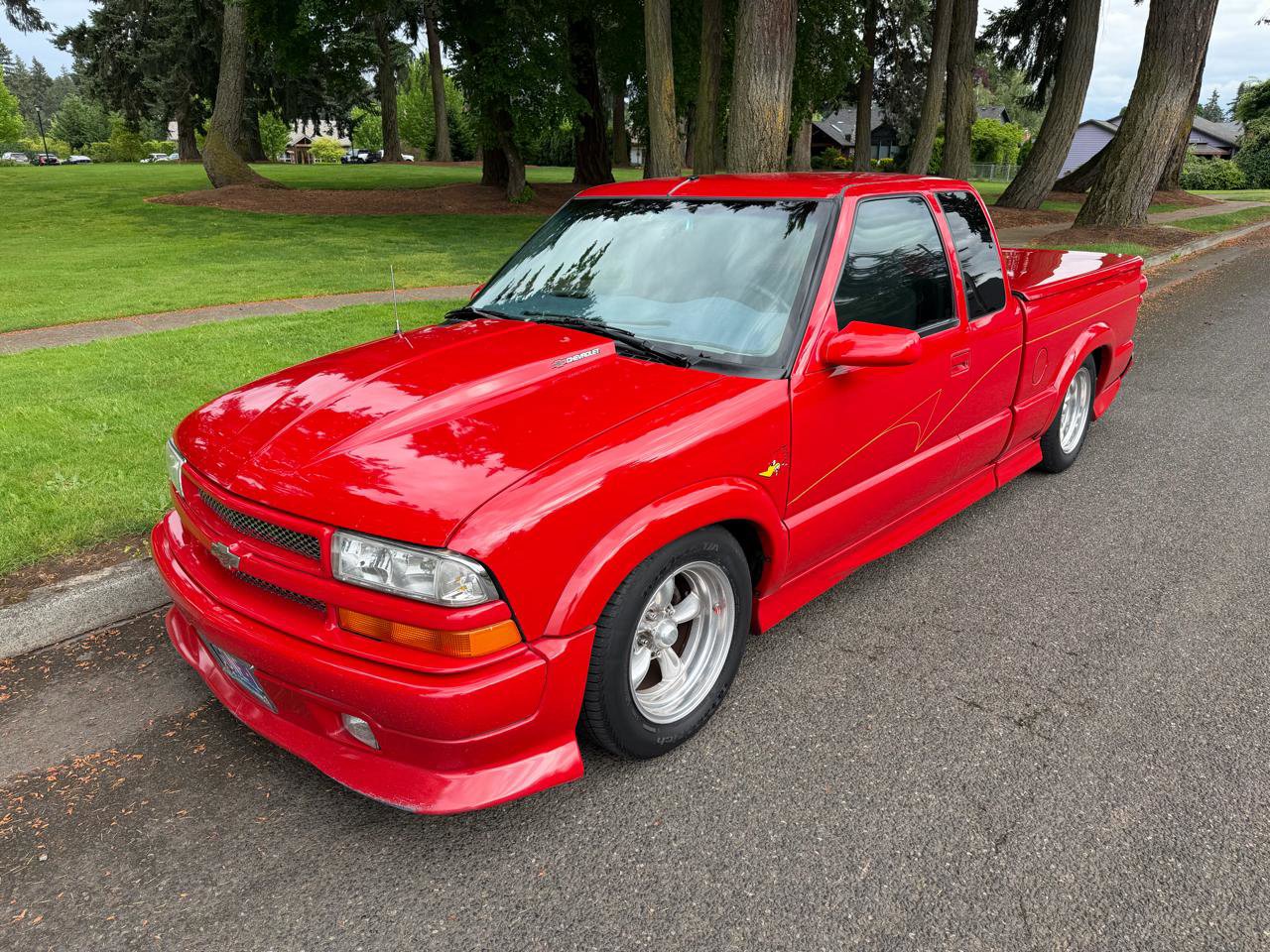 Used 2001 Chevrolet S10 Pickup Xtreme w/ Preferred Equipment Group RWD image 2