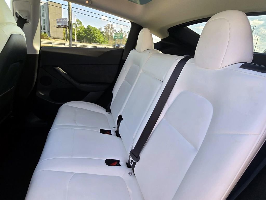 Used 2023 Tesla Model Y Long Range image 29