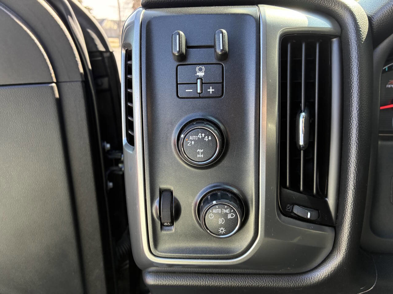 Used 2017 Chevrolet Silverado 1500 LT w/ All Star Edition image 22