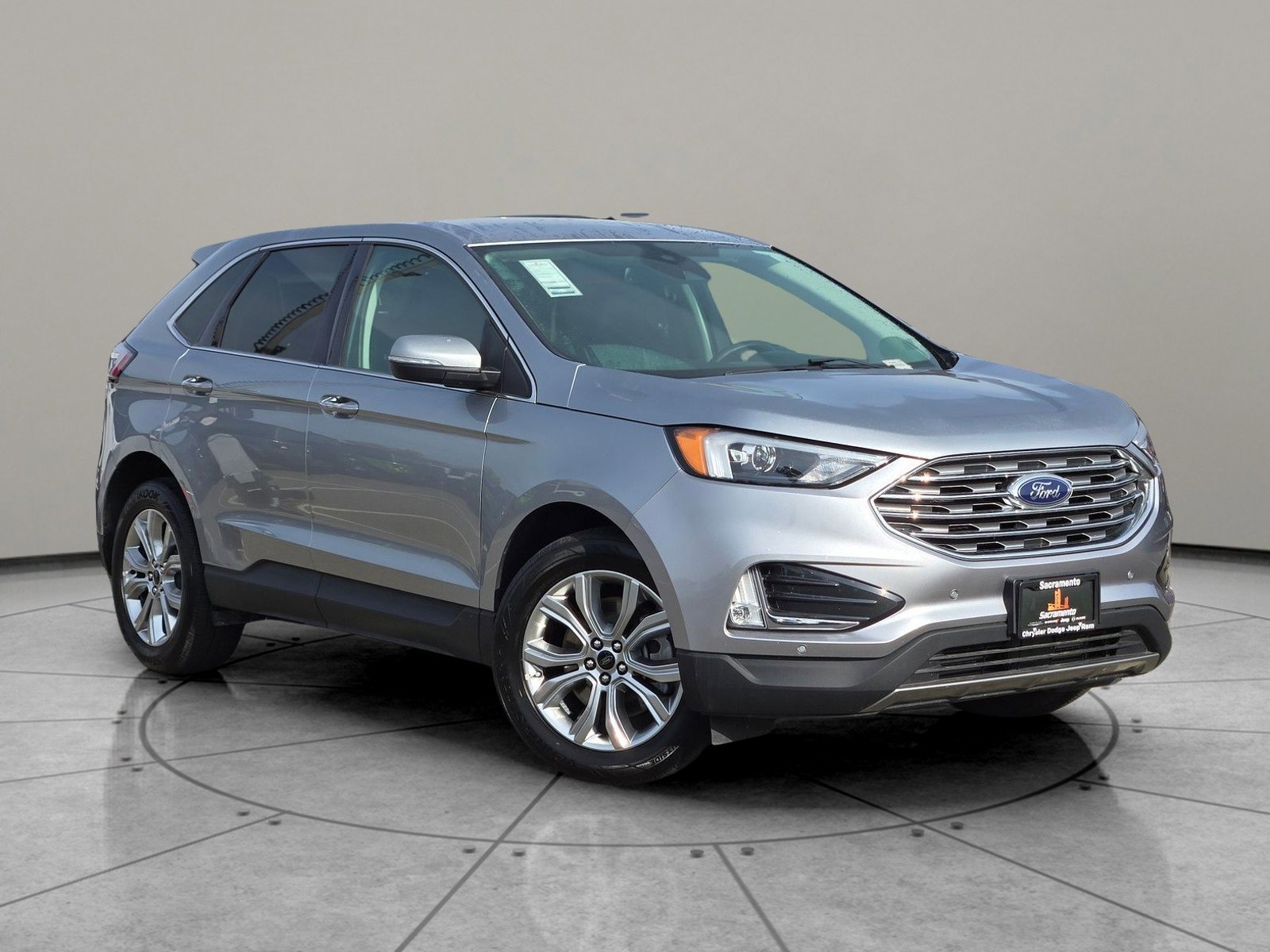 Used 2024 Ford Edge Titanium image 1