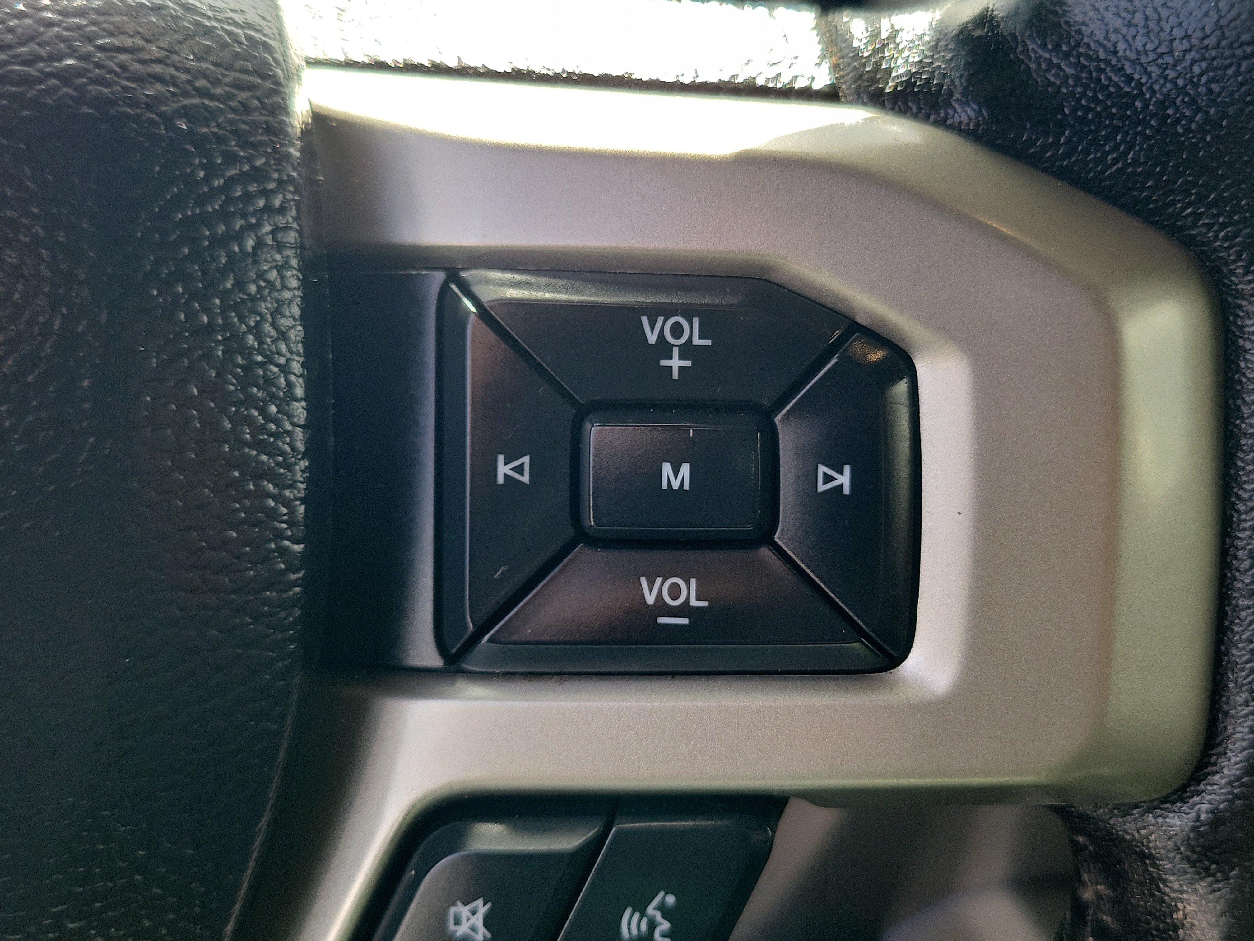 Used 2020 Ford F250 Lariat AWD/4WD image 24