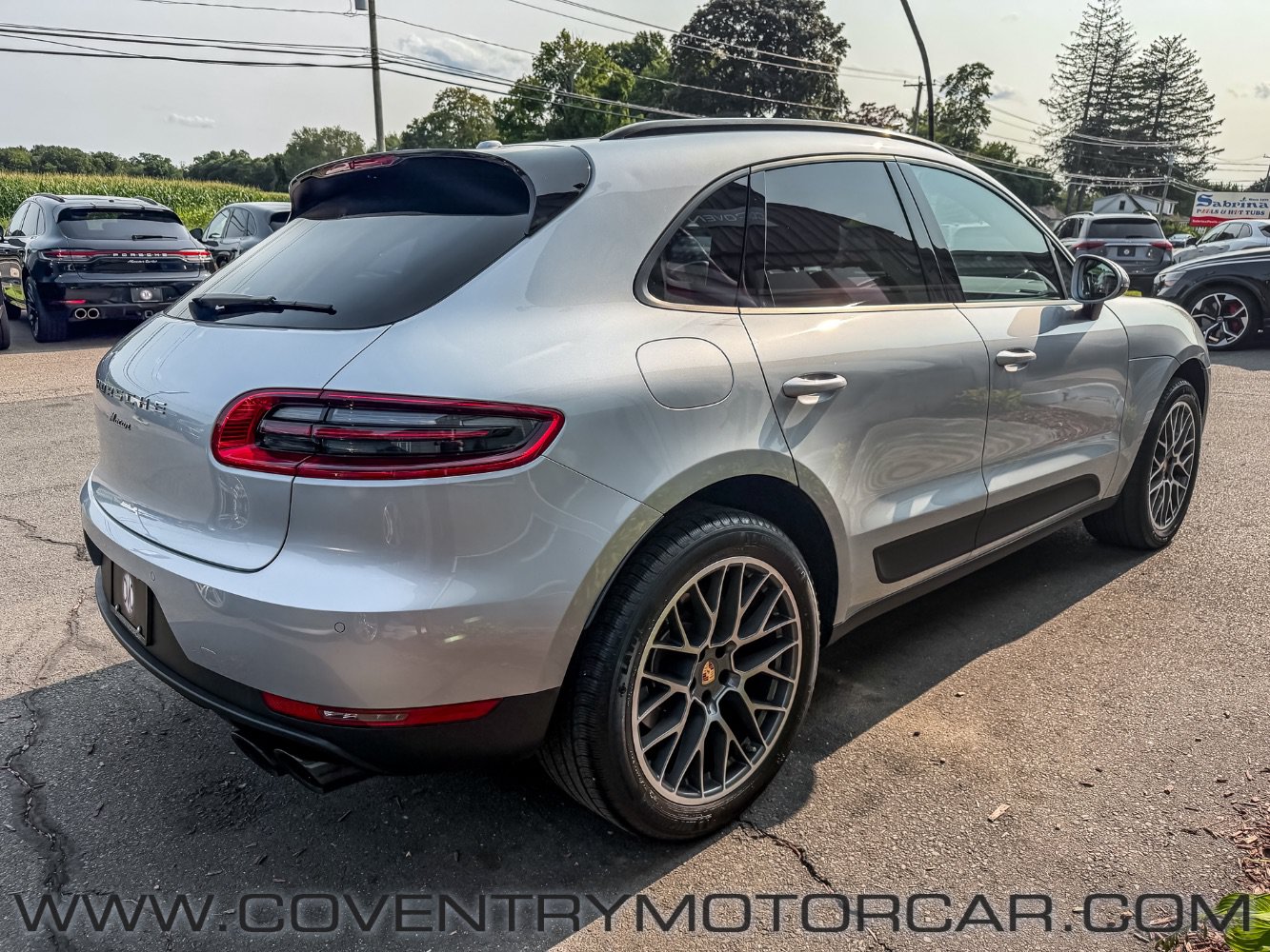 Used 2018 Porsche Macan Sport Edition AWD/4WD image 6