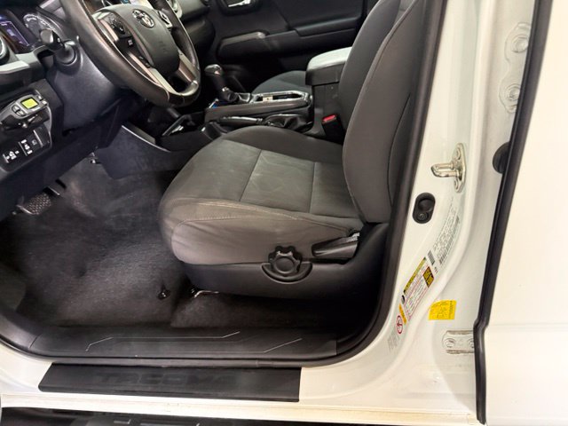 Used 2019 Toyota Tacoma TRD Off-Road AWD/4WD image 19