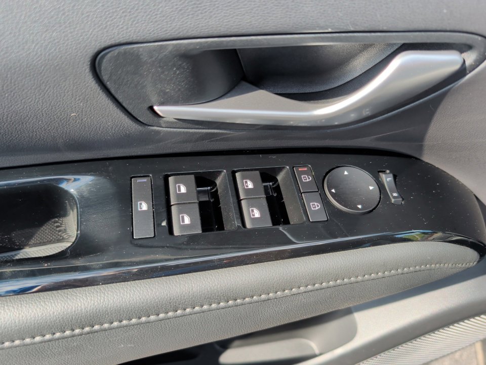 Certified 2025 Hyundai Santa Cruz SEL FWD image 32