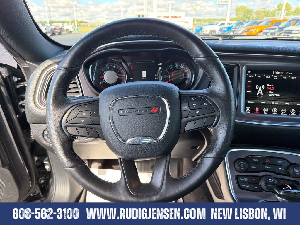 Used 2017 Dodge Challenger R/T w/ Driver Convenience Group RWD image 14