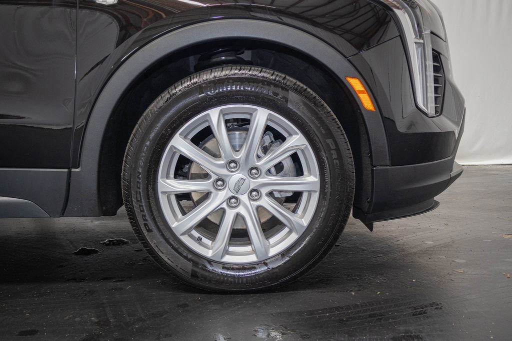 Used 2023 Cadillac XT4 Luxury w/ Cold Weather Package image 7