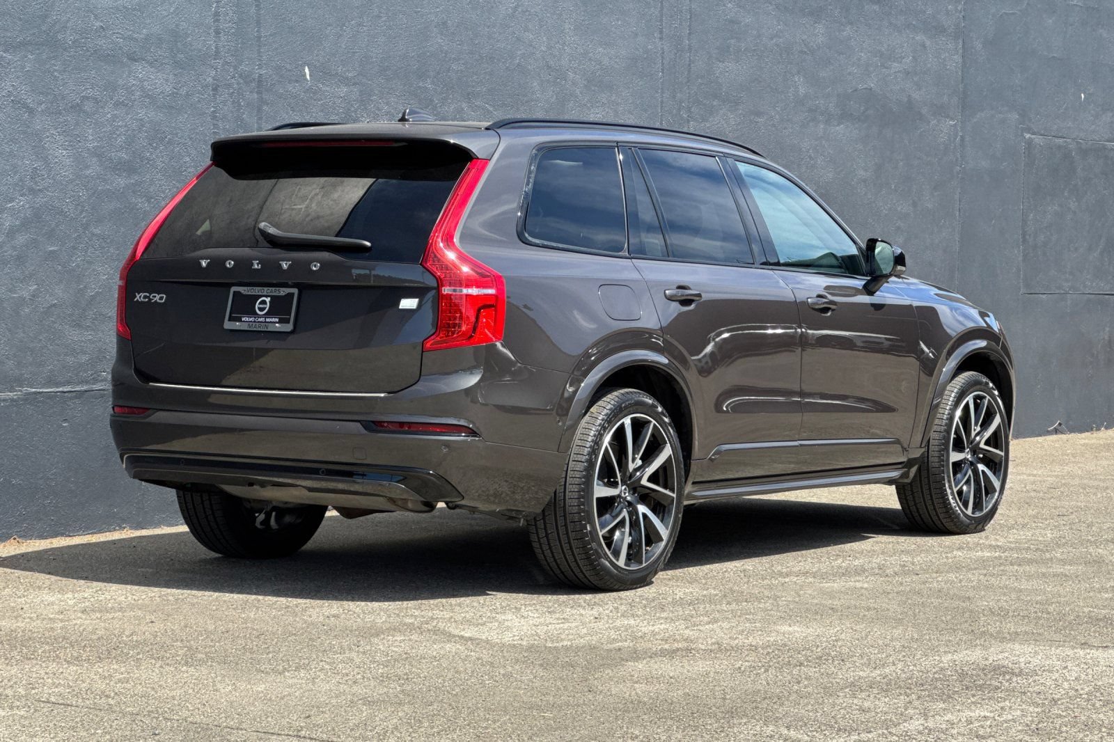 Certified 2023 Volvo XC90 T8 Plus w/ Protection Package Premier AWD/4WD image 2