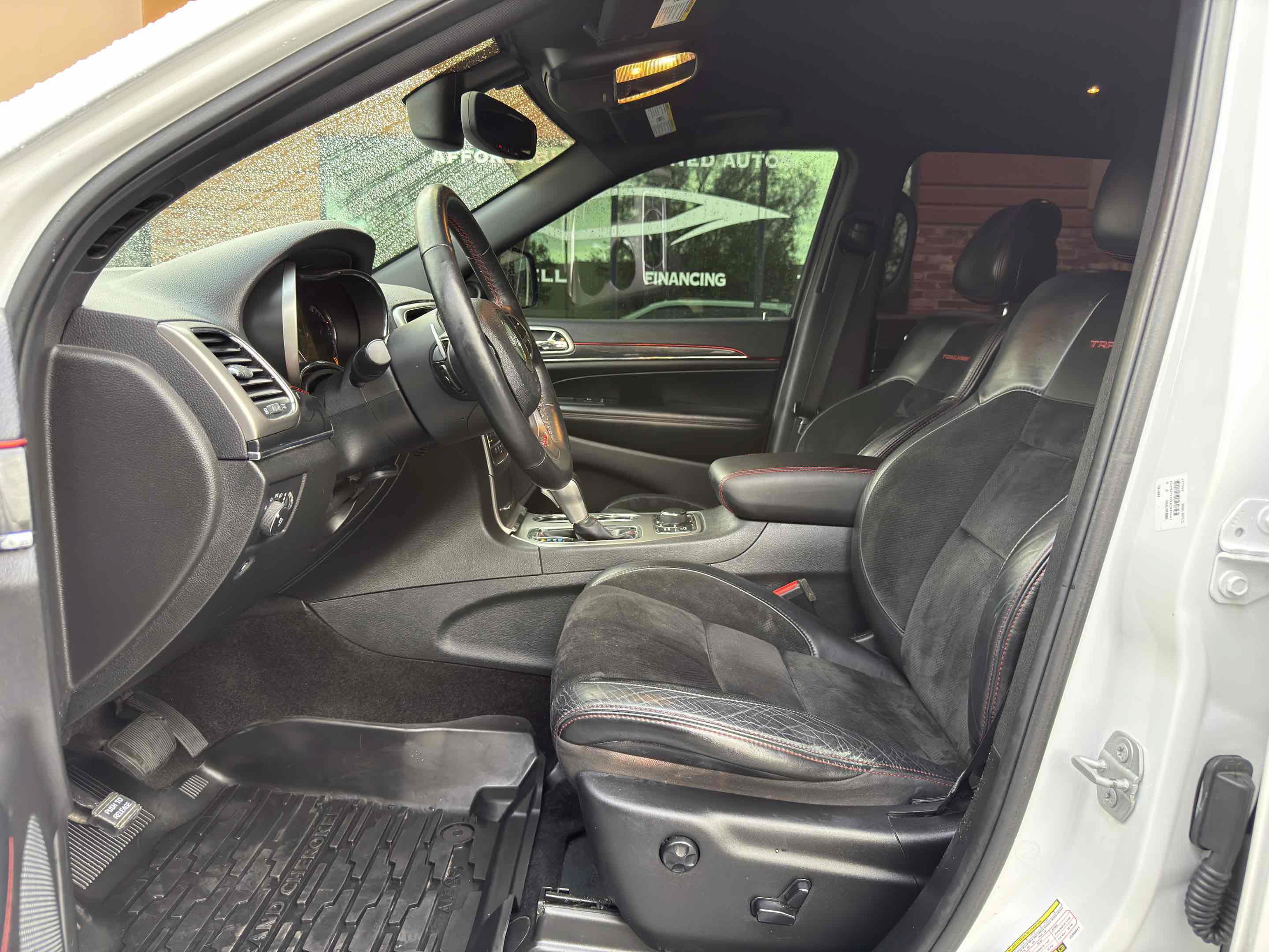Used 2018 Jeep Grand Cherokee Trailhawk AWD/4WD image 36