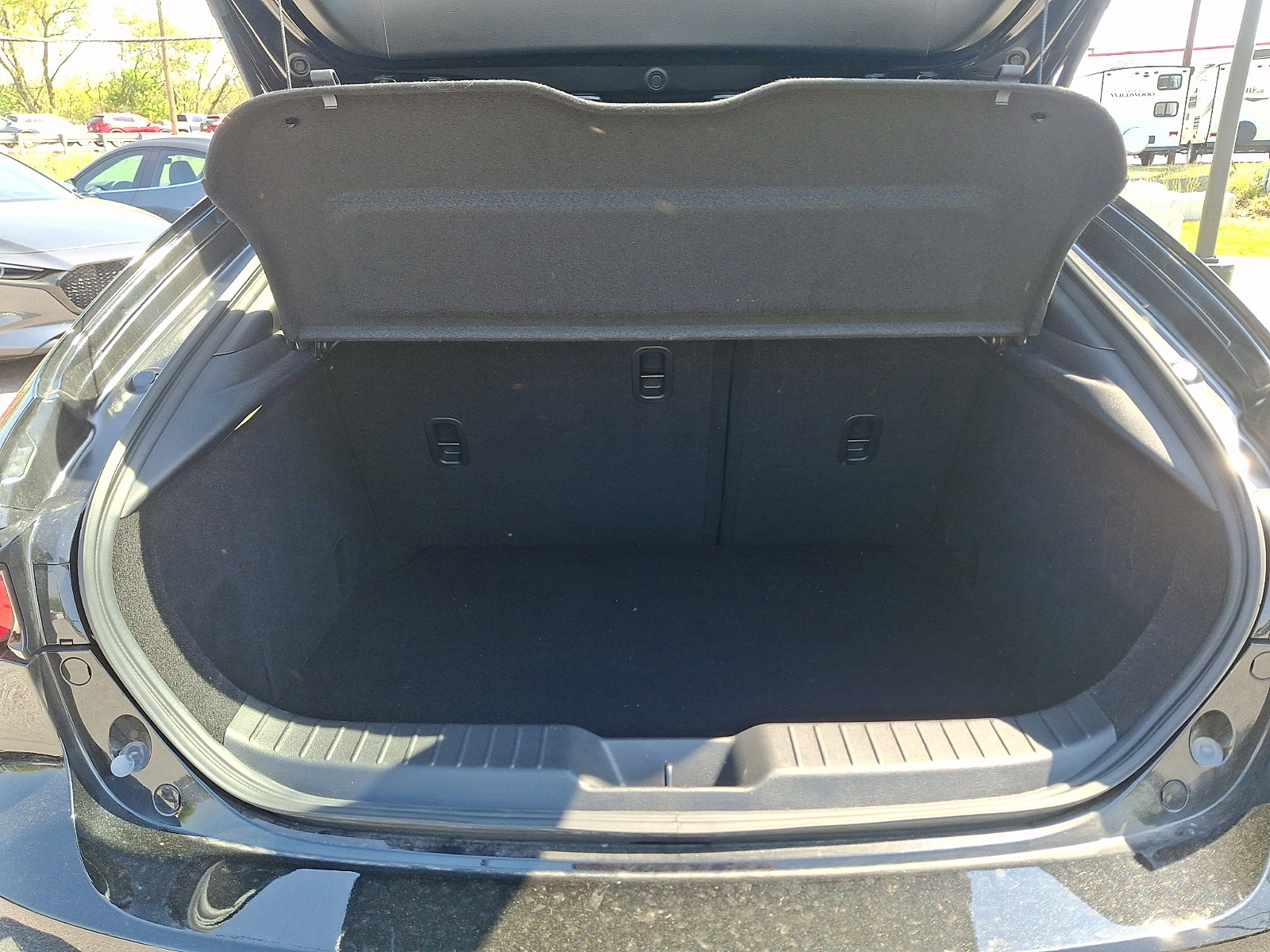 Certified 2025 MAZDA MAZDA3 2.5 S Hatchback w/ Appearance Package FWD image 30