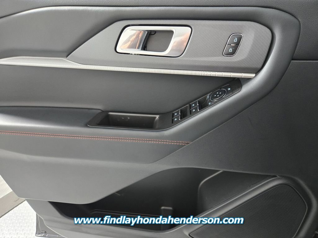 Used 2025 Ford Explorer ST-Line image 24
