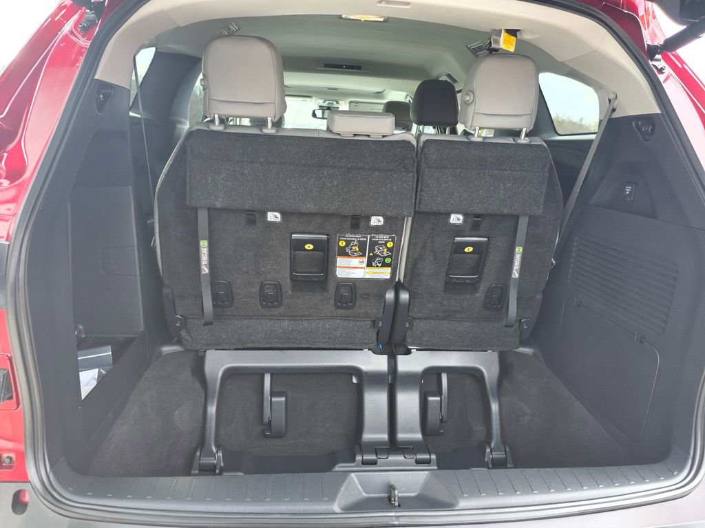 Used 2025 Toyota Sienna XLE w/ XLE Plus Package image 8