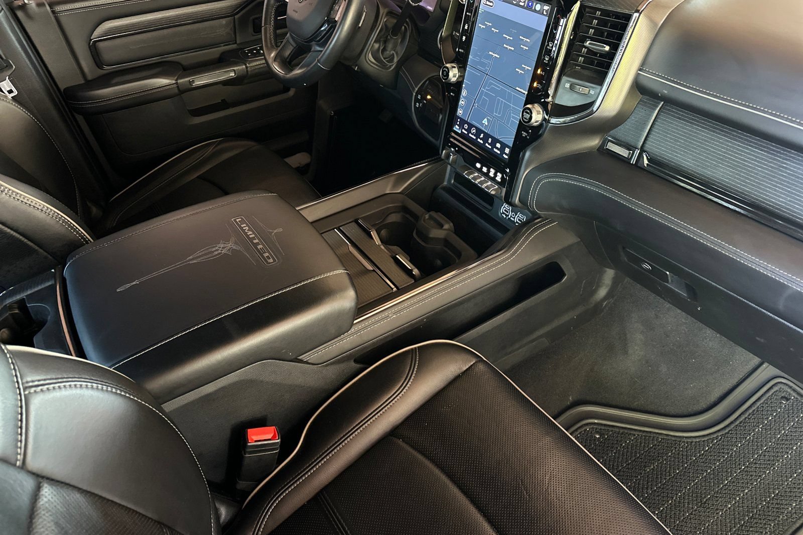 Used 2024 RAM 3500 Limited AWD/4WD image 15