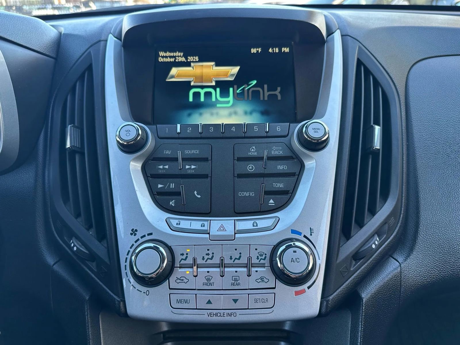 Used 2012 Chevrolet Equinox LT w/ Driver Convenience Package image 40