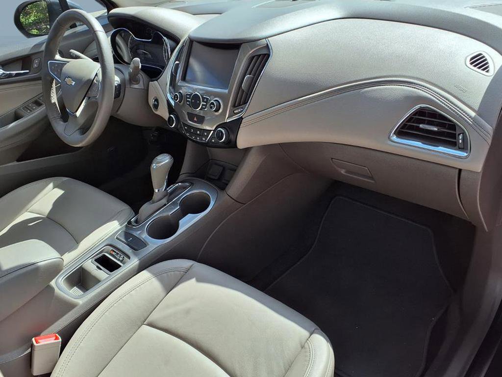 Used 2018 Chevrolet Cruze Premier image 8