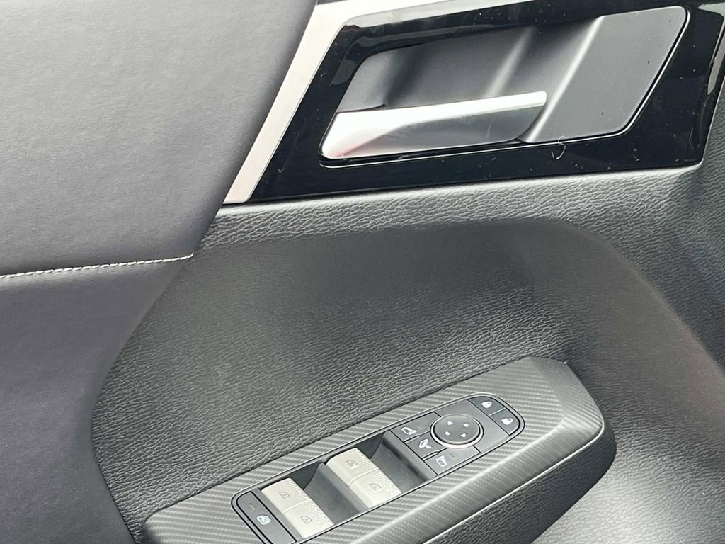 New 2026 Mitsubishi Outlander SE FWD image 12