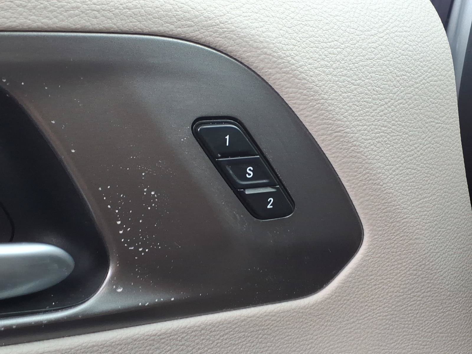 Used 2024 Chrysler Pacifica Touring-L FWD image 22