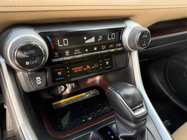 Used 2020 Toyota RAV4 Limited image 14