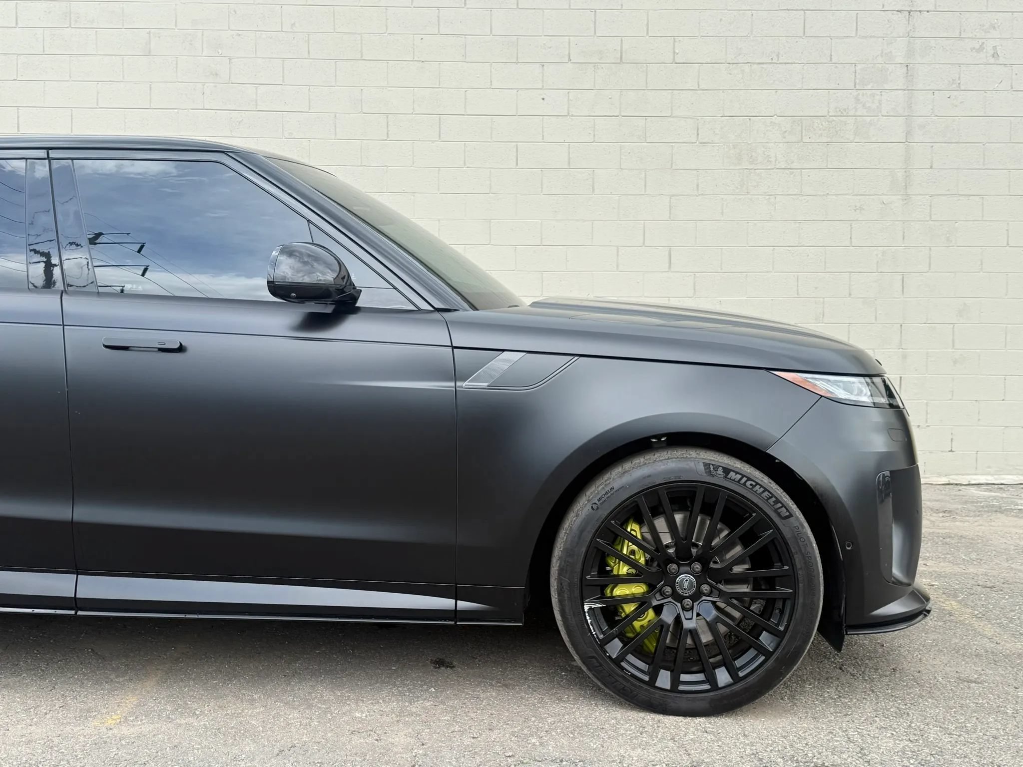 Used 2024 Land Rover Range Rover Sport AWD/4WD image 19