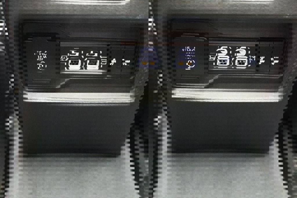 Used 2023 Jeep Grand Cherokee Overland AWD/4WD image 12