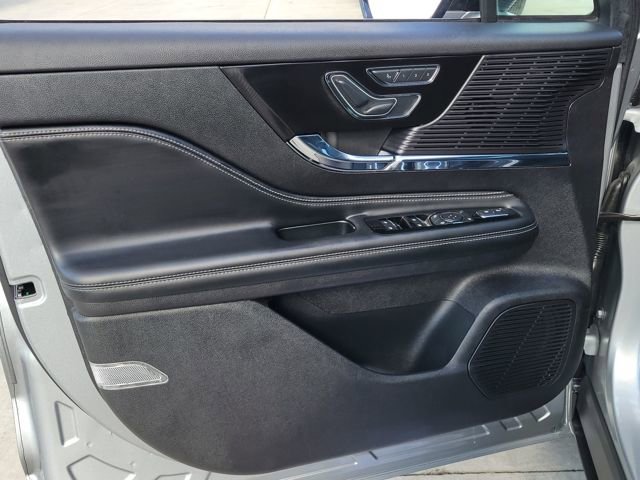 Certified 2022 Lincoln Corsair AWD w/ Equipment Group 101A image 7