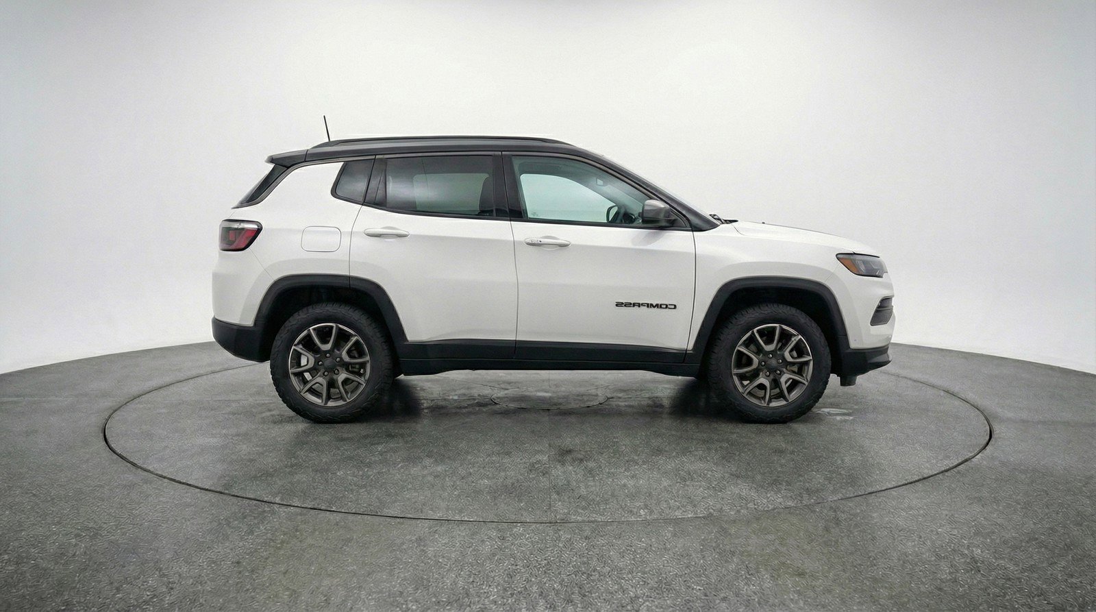 Used 2025 Jeep Compass Trailhawk AWD/4WD image 11