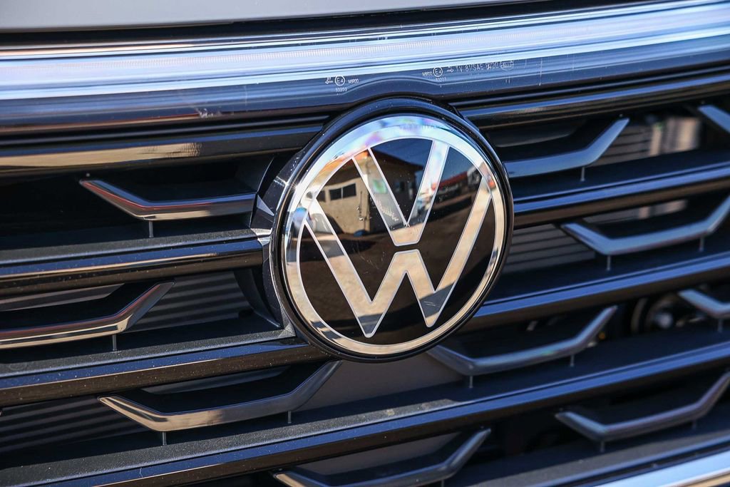 New 2026 Volkswagen Atlas Cross Sport SE image 18