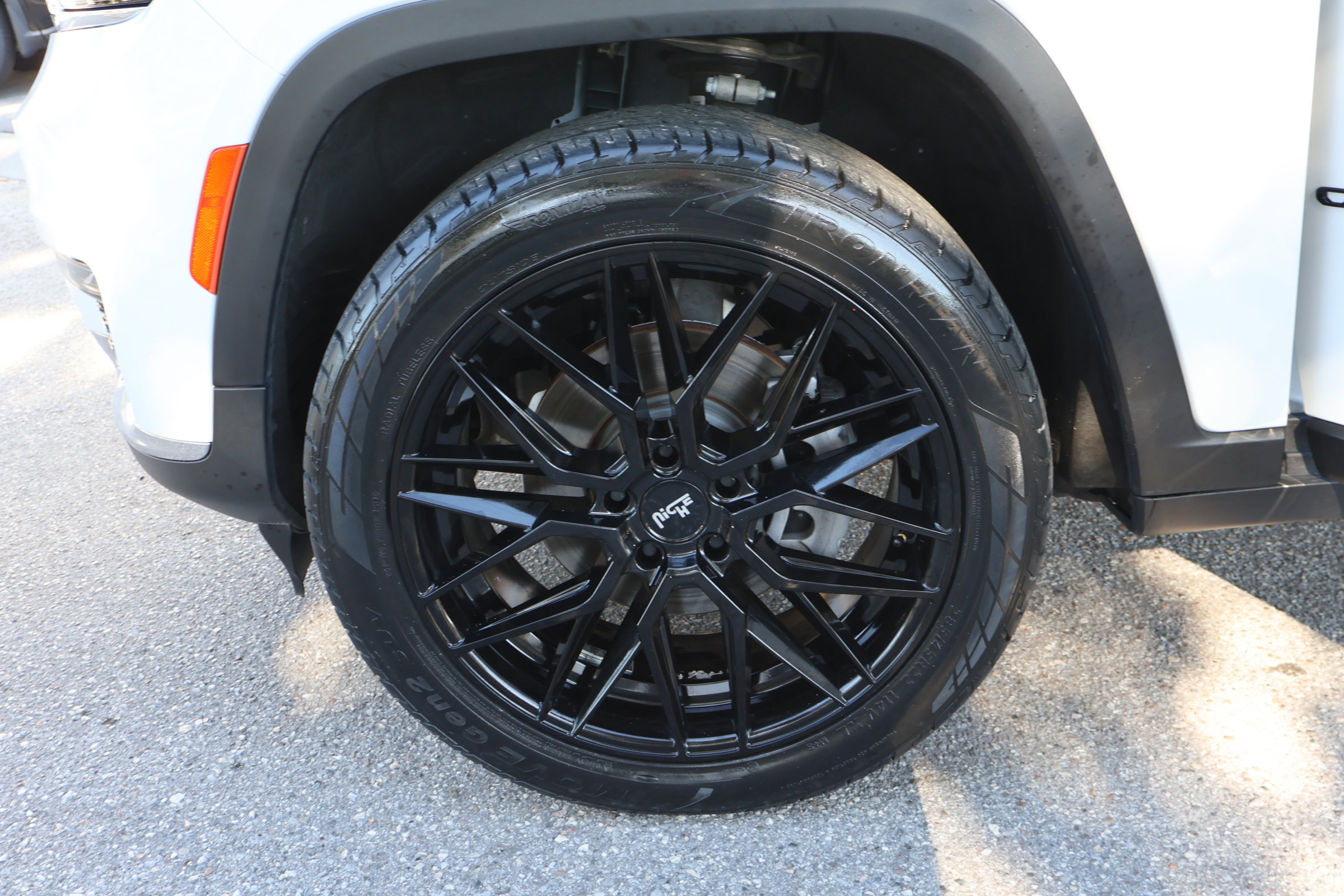 Used 2022 Jeep Grand Cherokee L Limited image 14