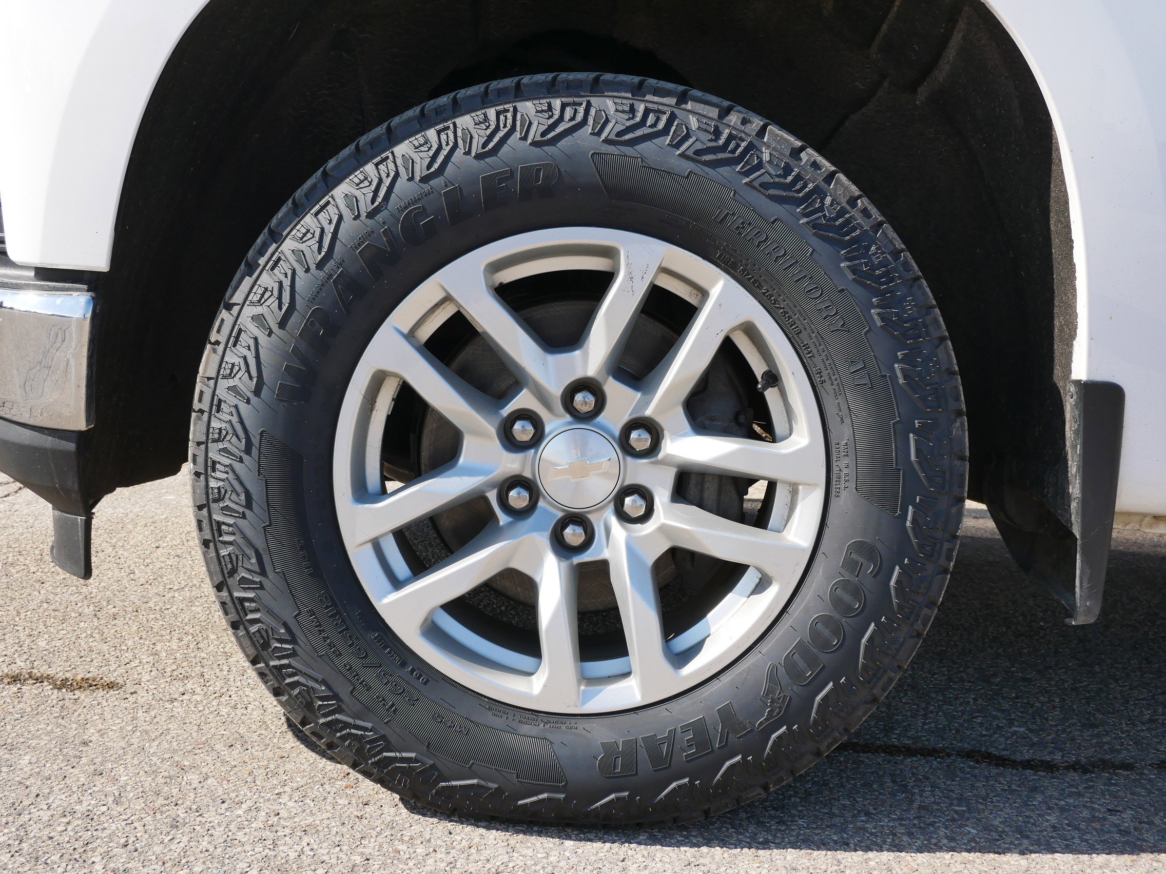 Used 2022 Chevrolet Silverado 1500 LT AWD/4WD image 7
