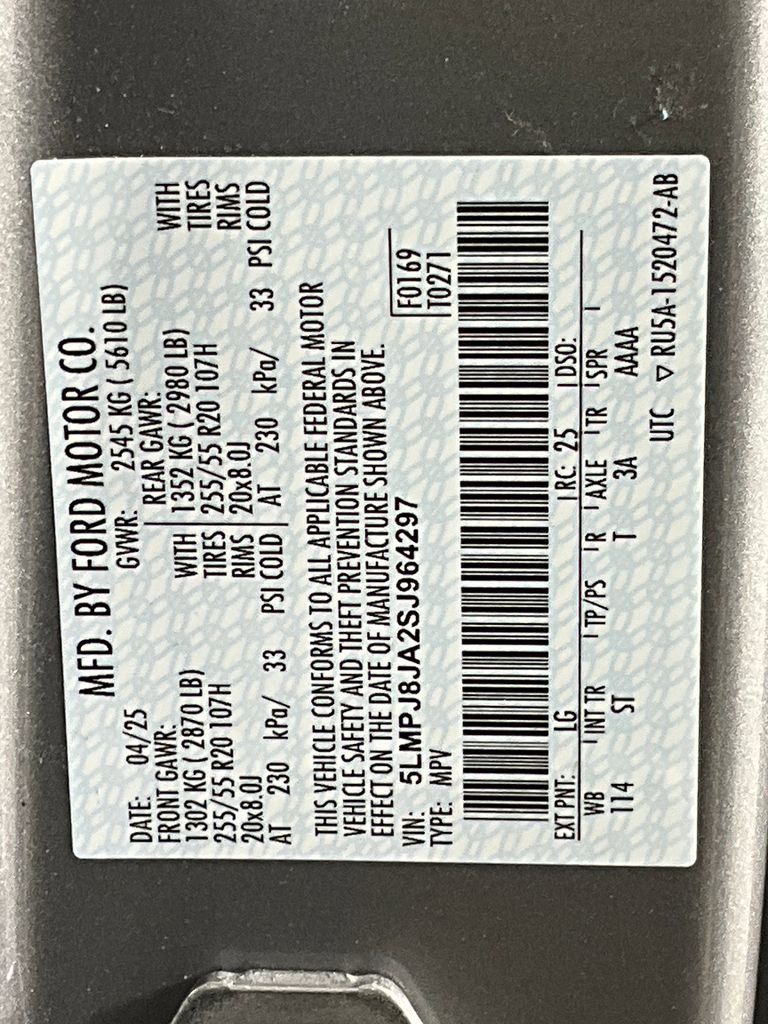 Used 2025 Lincoln Nautilus Premier AWD/4WD image 30