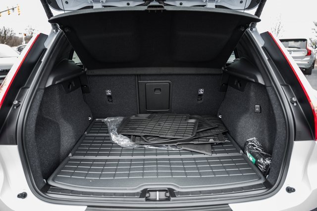 New 2026 Volvo XC40 B5 Plus w/ Protection Package Premier image 9