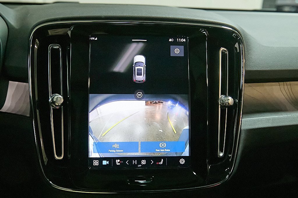 Certified 2023 Volvo XC40 Recharge Ultimate image 30