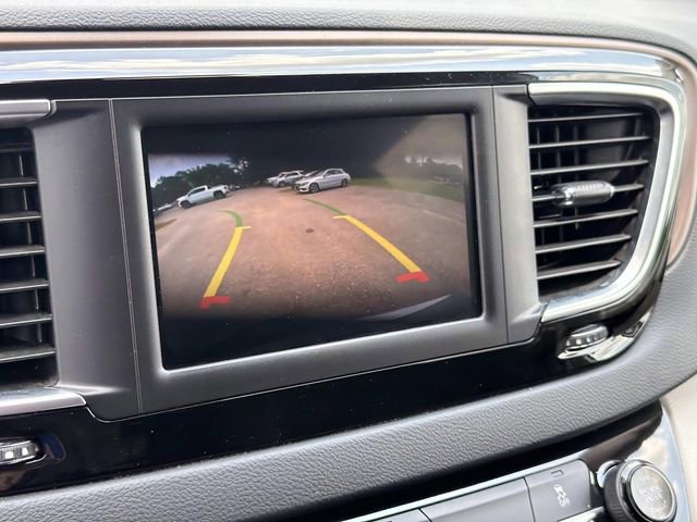 Used 2023 Chrysler Voyager LX FWD image 16