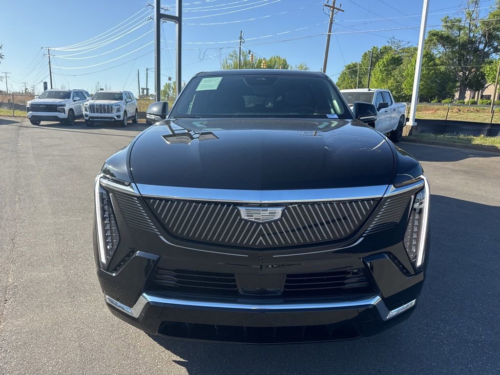 Used 2025 Cadillac Escalade IQ Luxury 2 w/ LPO, Premium Carpet Package AWD/4WD image 8