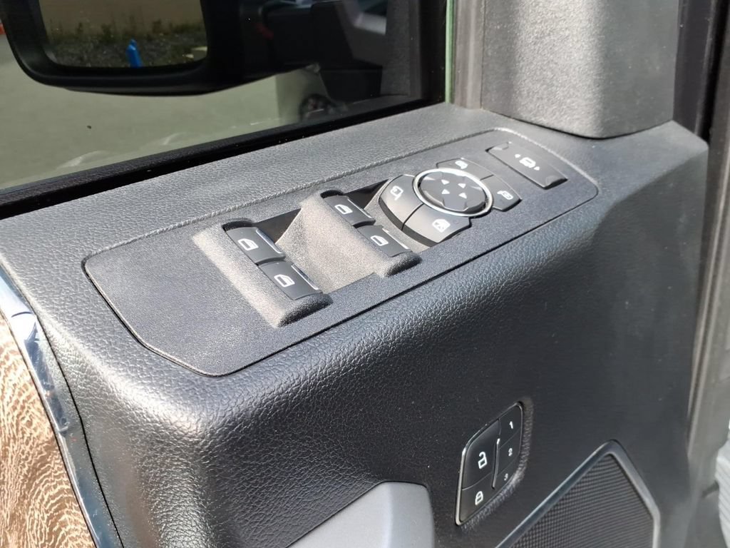 Used 2019 Ford F250 Lariat w/ Lariat Ultimate Package AWD/4WD image 19