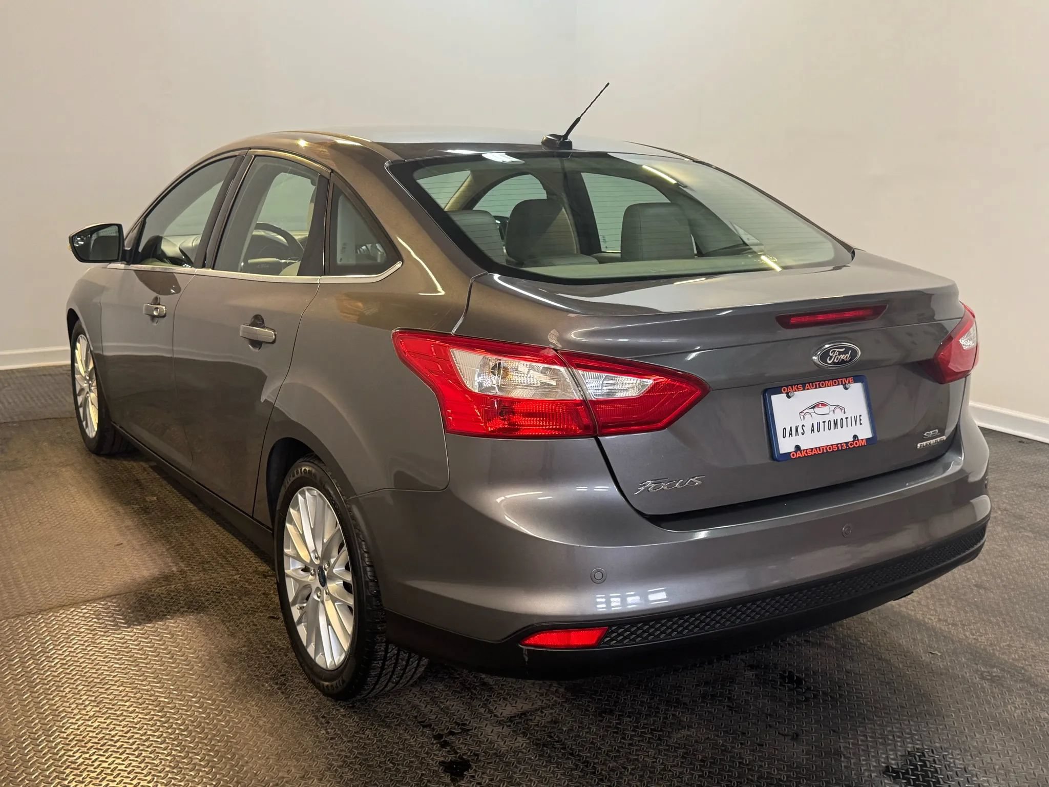 Used 2012 Ford Focus SEL FWD image 4