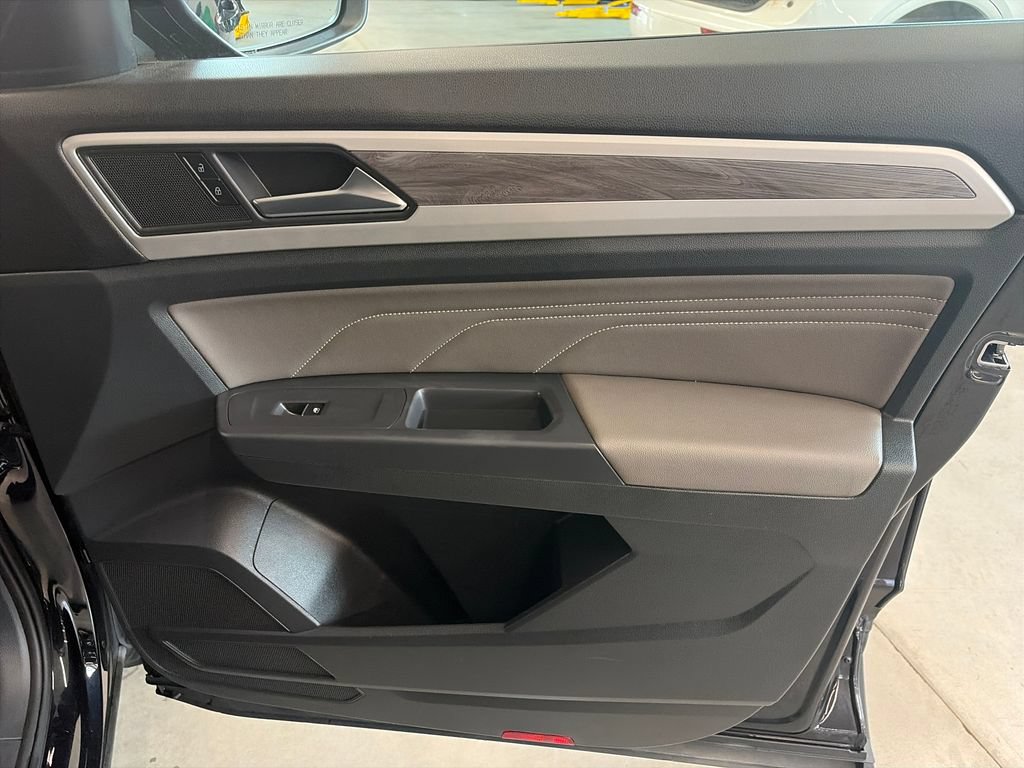 Used 2021 Volkswagen Atlas Cross Sport SE w/ Panoramic Sunroof Package AWD/4WD image 22
