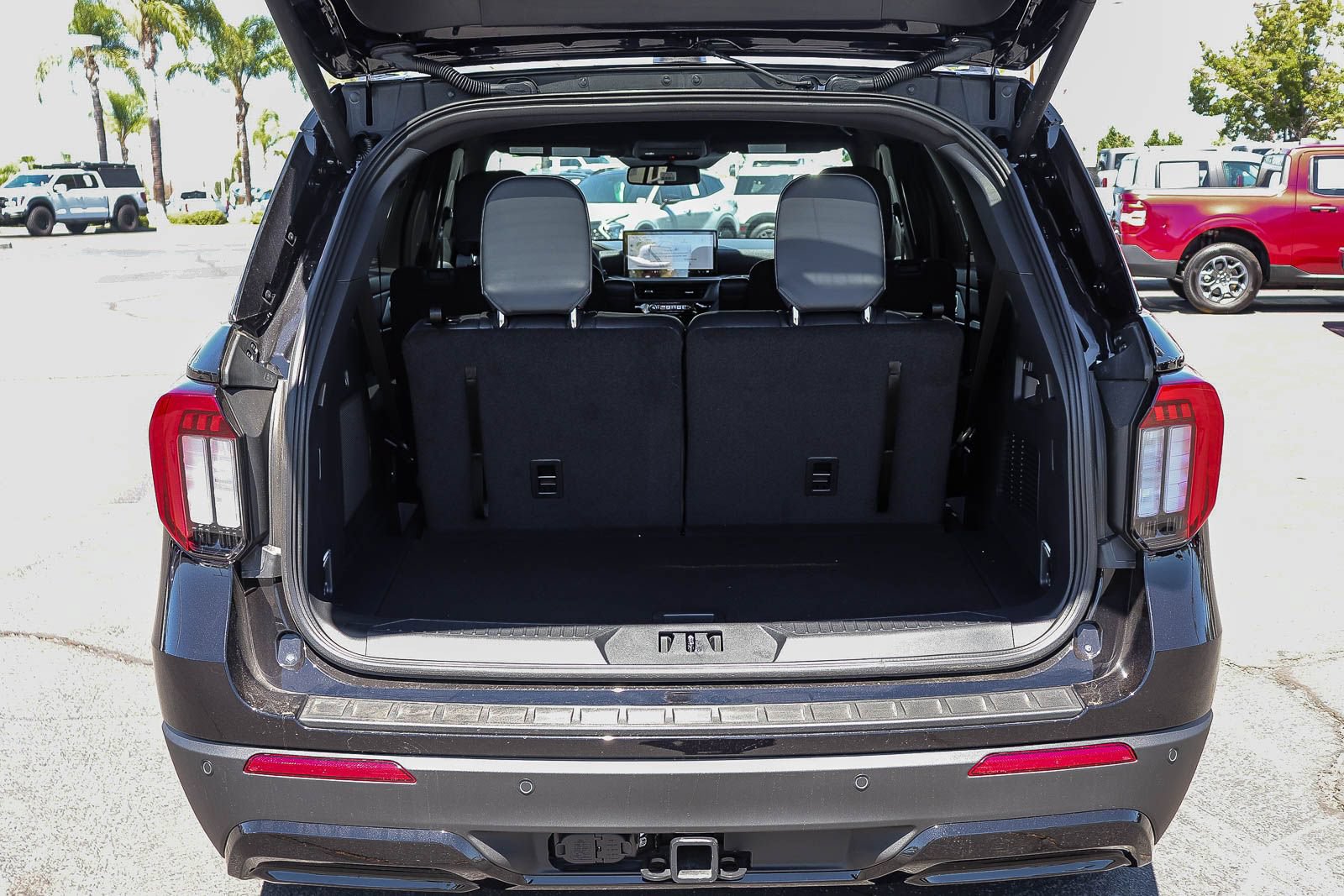 New 2026 Ford Explorer ST-Line w/ ST-Line Street Pack RWD image 28
