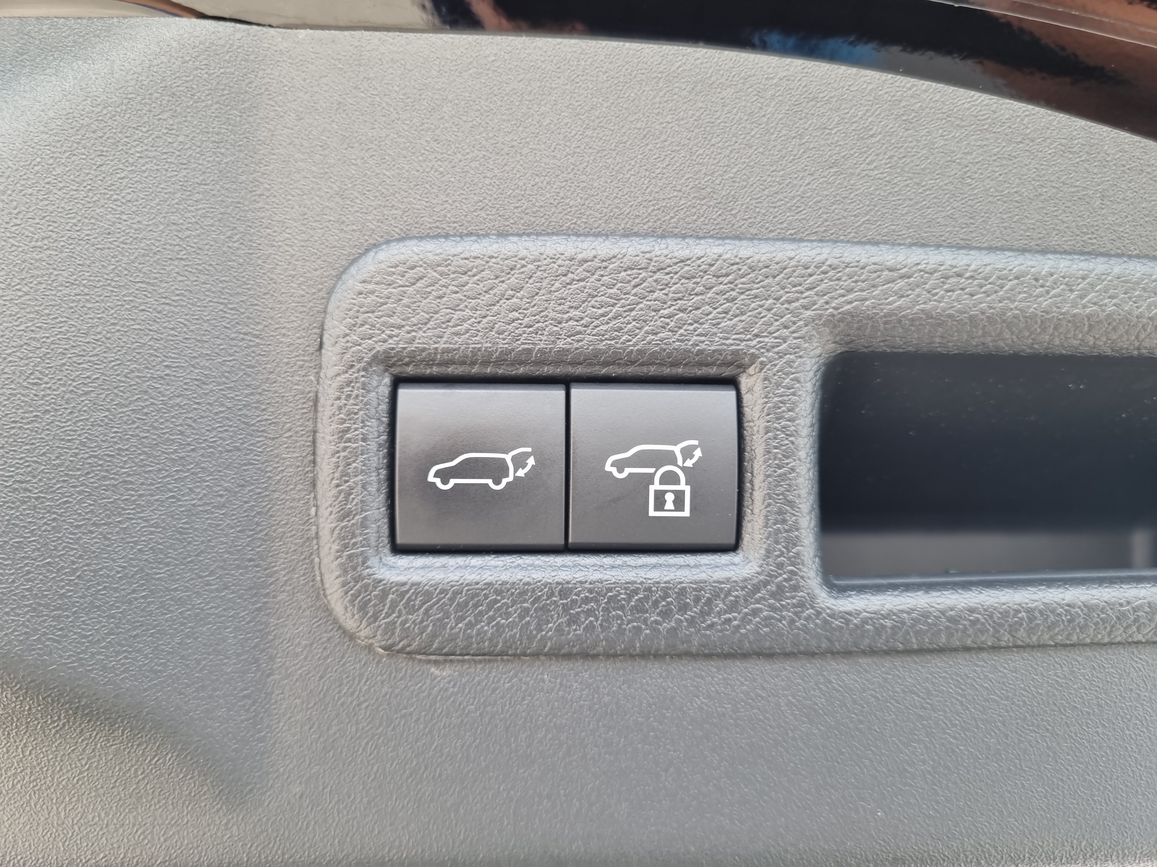 Certified 2025 Subaru Solterra w/ Touring Package AWD/4WD image 10