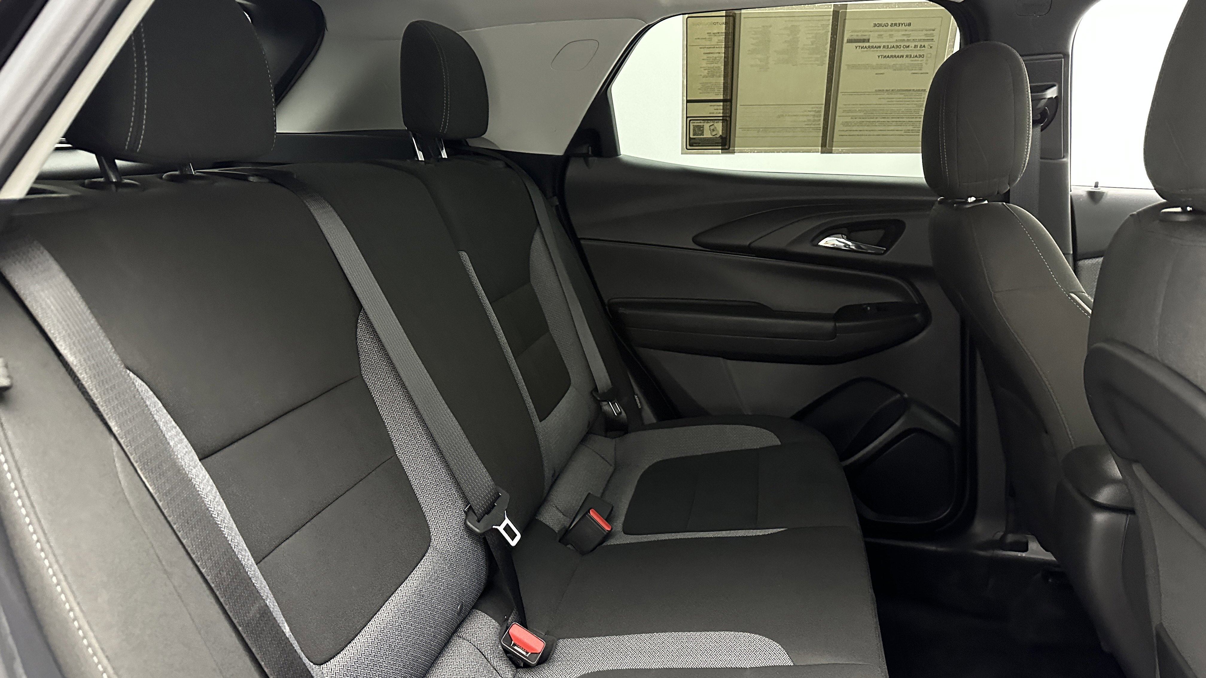 Used 2025 Chevrolet TrailBlazer LT image 32