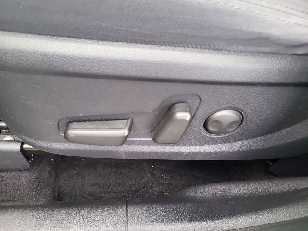 Used 2020 Hyundai Santa Fe SEL image 16