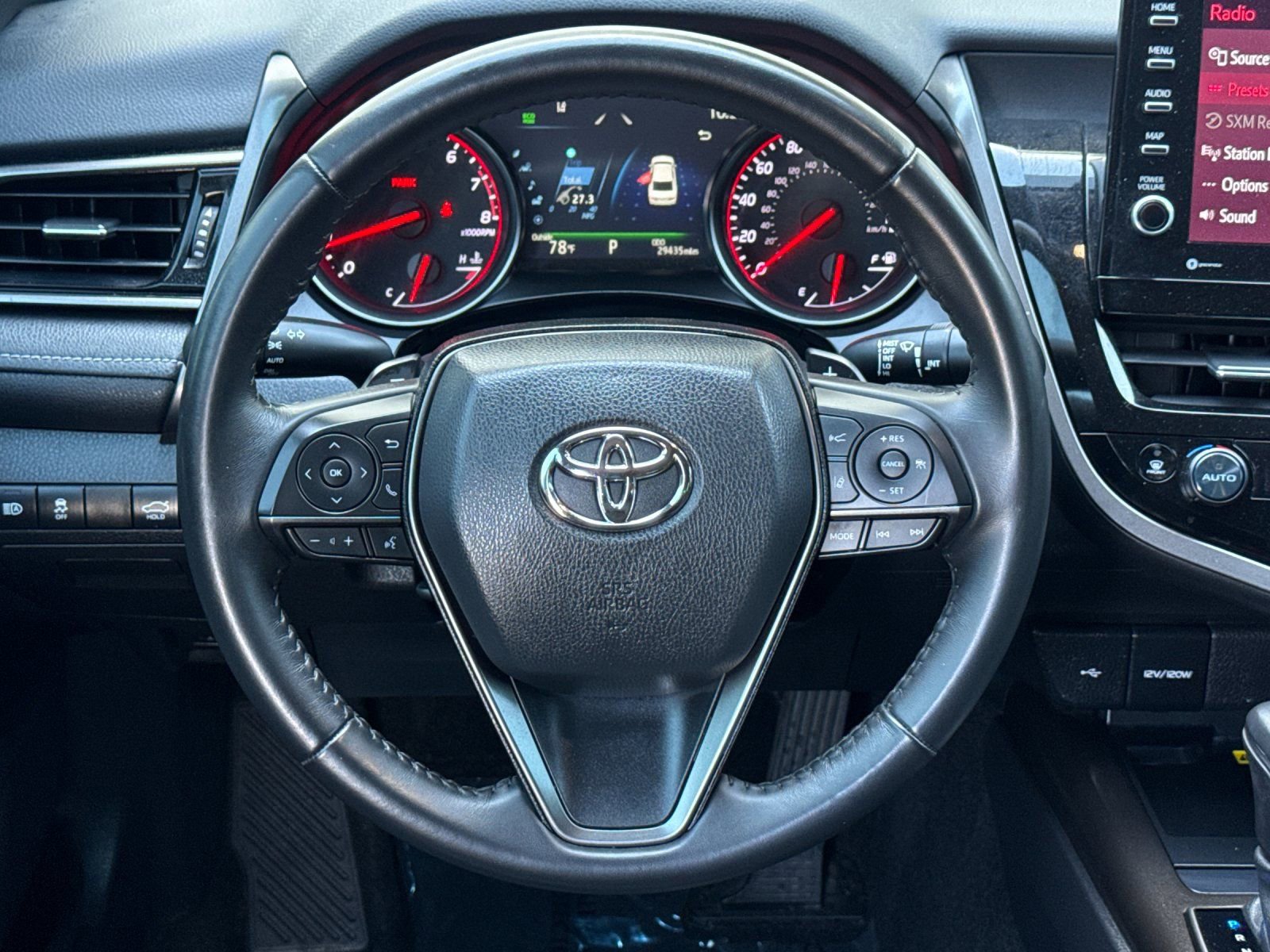 Used 2022 Toyota Camry XSE FWD image 13