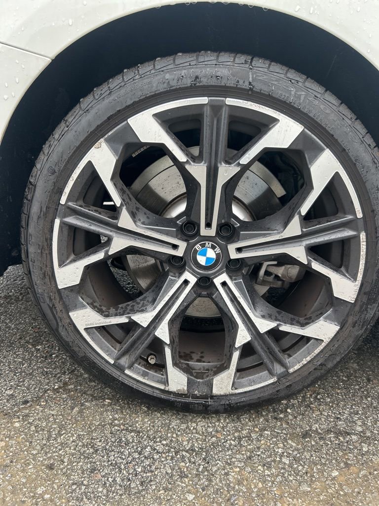 Used 2025 BMW 330i Sedan w/ M Sport Package RWD image 34