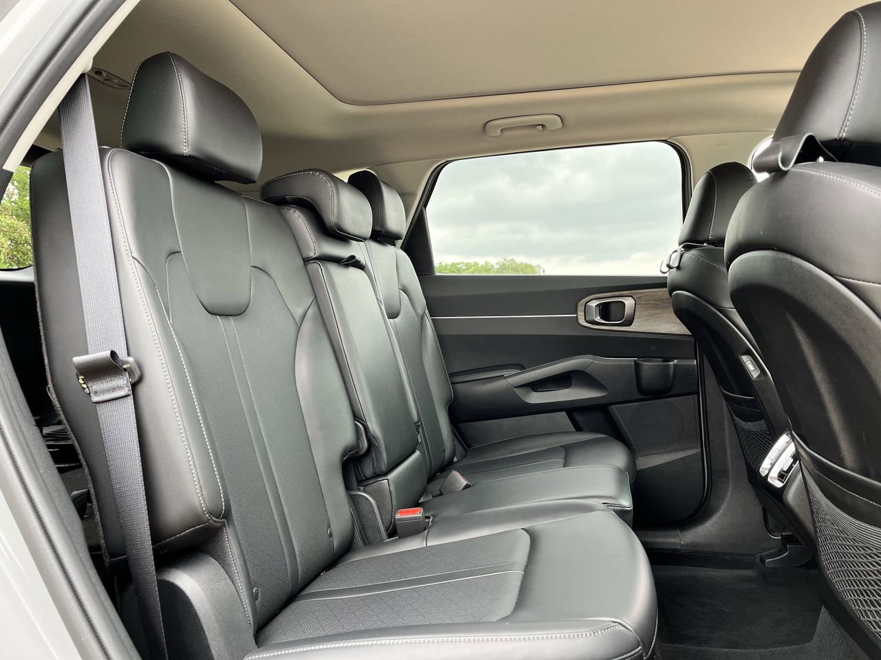 Used 2023 Kia Sorento S w/ Panoramic Sunroof Package AWD/4WD image 27