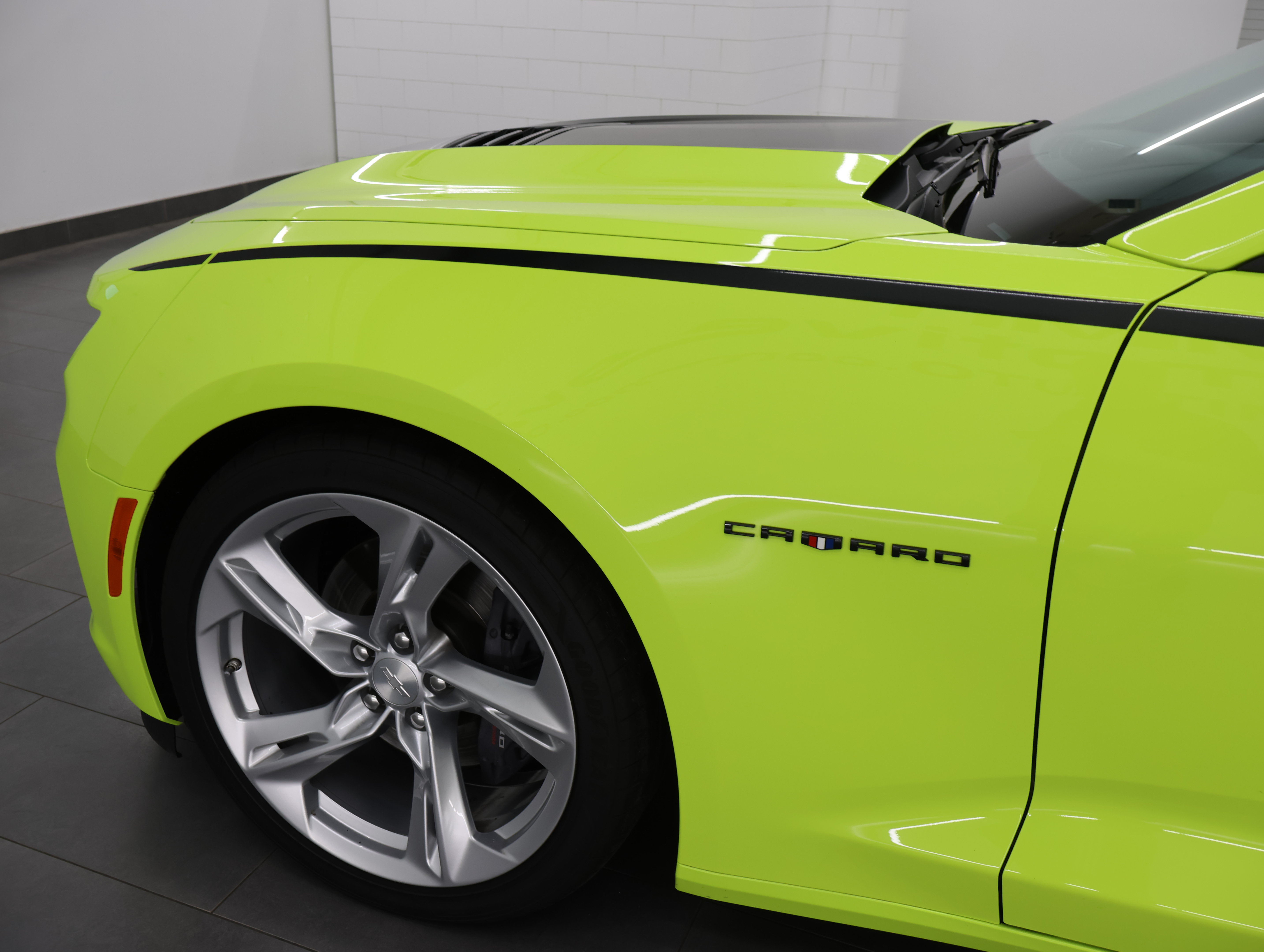 Used 2020 Chevrolet Camaro SS RWD image 32