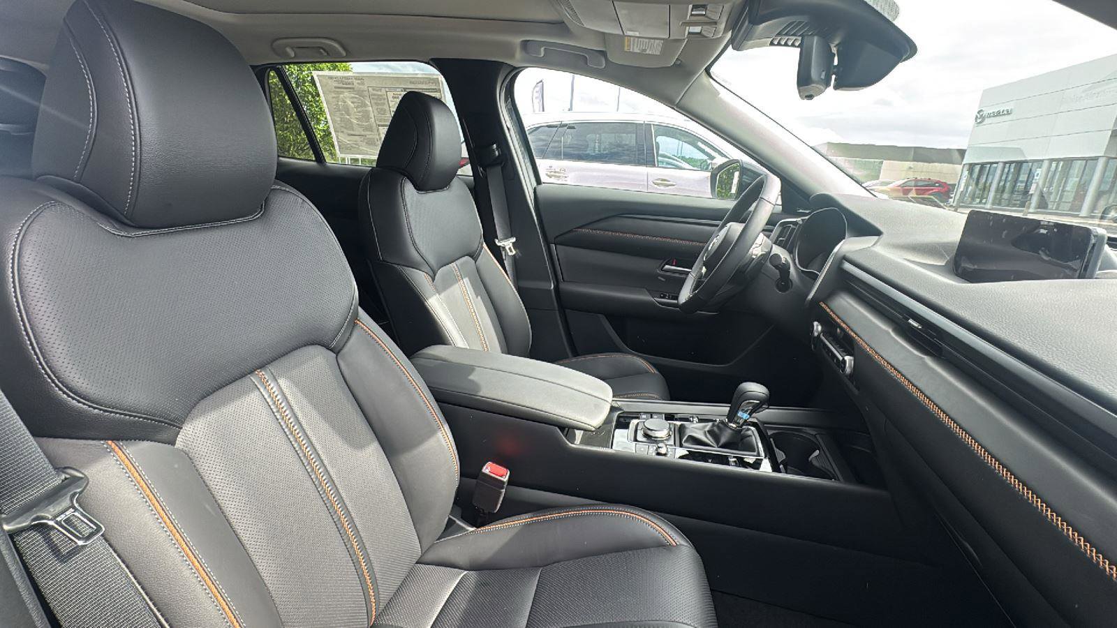 New 2025 MAZDA CX-50 AWD 2.5 Turbo w/ Weather Package image 14