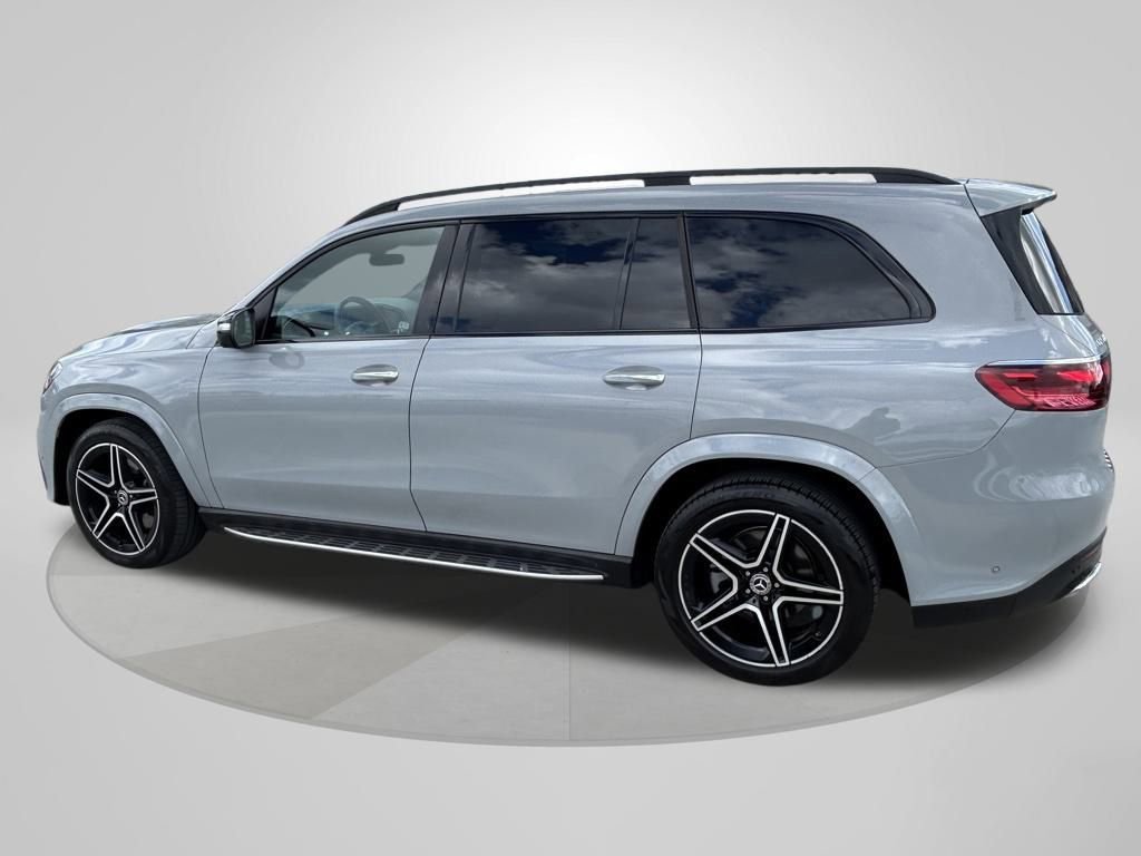 Used 2024 Mercedes-Benz GLS 450 4MATIC w/ AMG Line Exterior image 4