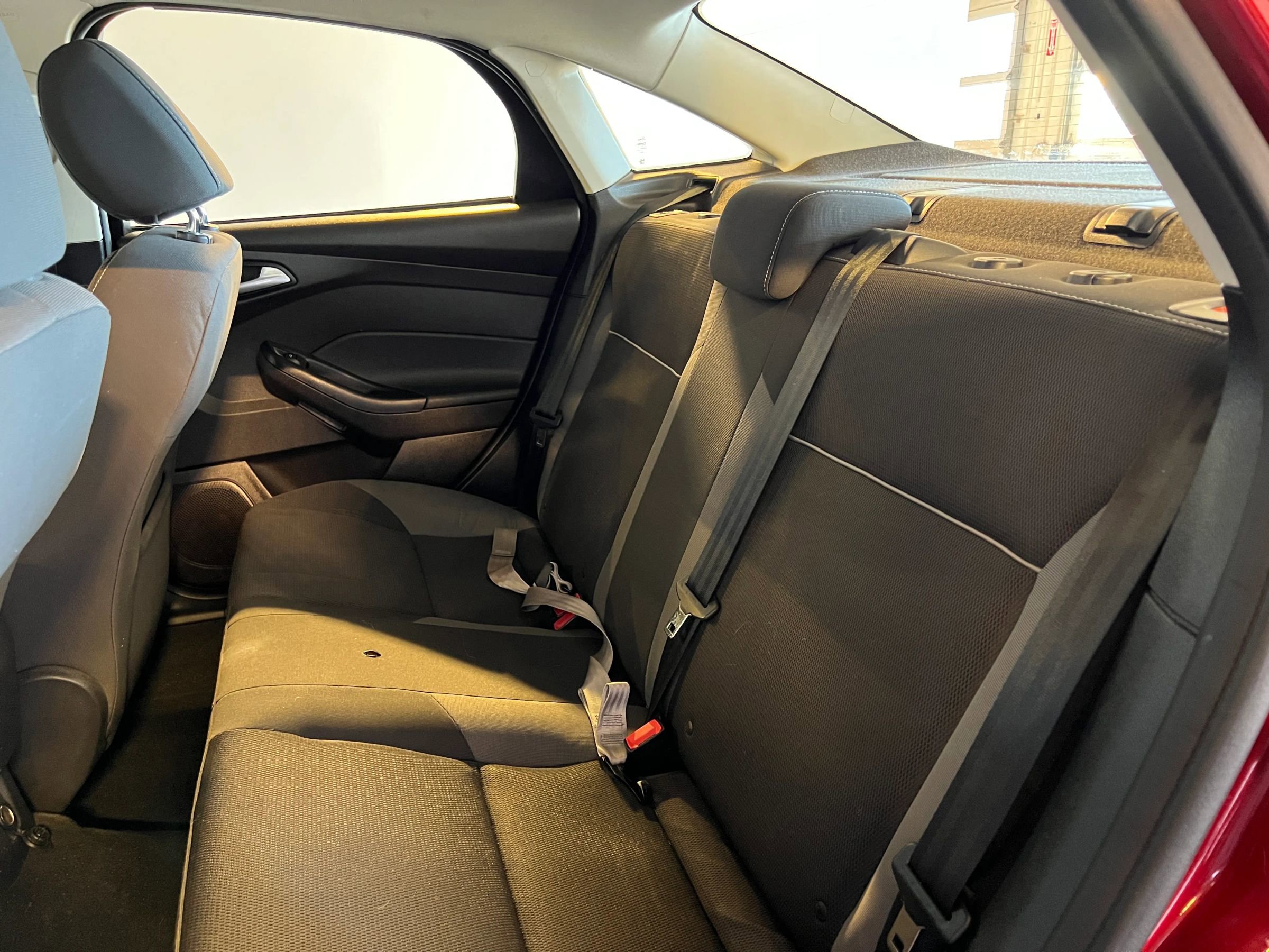 Used 2014 Ford Focus SE w/ SE Winter Package image 27