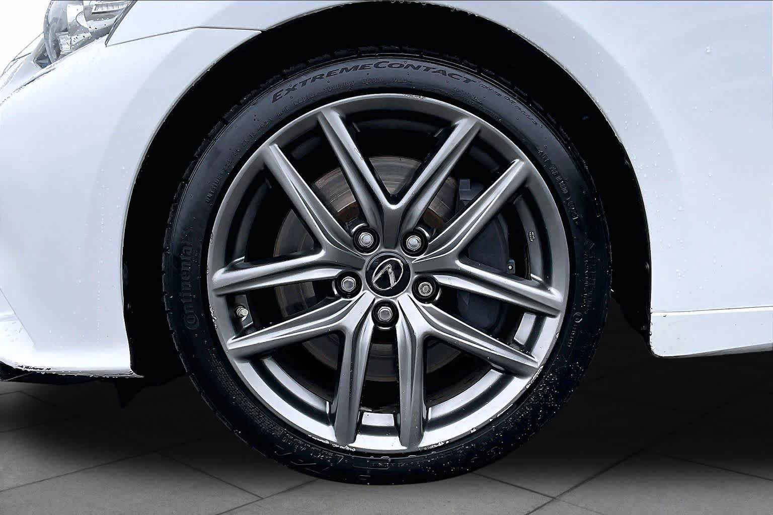 Used 2016 Lexus IS 200t w/ F Sport Package RWD image 11